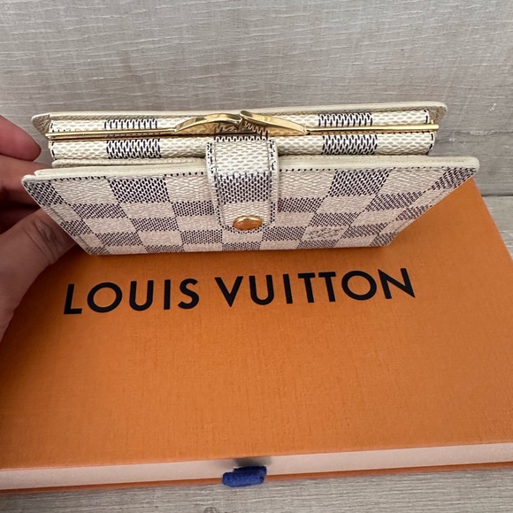 Louis Vuitton Damier Azur Kiss Lock Wallet - Rare with LUV Dust Bag - Picture 3 of 9